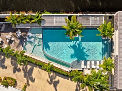 /international/au/2-40-menzies-drive-pacific-paradise-qld-151365168/