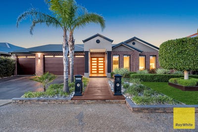 /international/au/15-empire-drive-hoppers-crossing-vic-152656360/