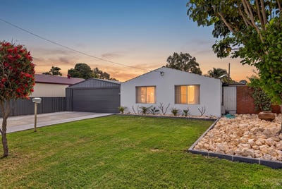 /international/au/28-ravenscroft-way-kelmscott-wa-152562944/