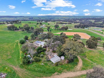 /international/au/83-donges-road-young-nsw-152456552/