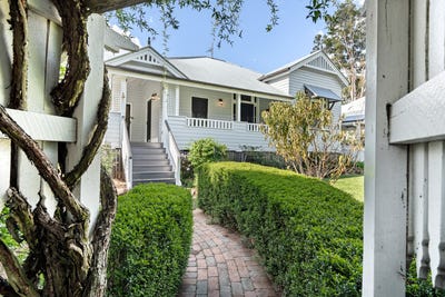 /international/au/95-bridge-street-mount-lofty-qld-151463492/