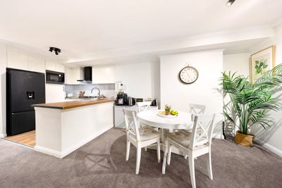 /international/au/86-14-brown-street-chatswood-nsw-152428808/