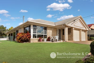/international/au/7-cherrington-crescent-boonah-qld-151138940/