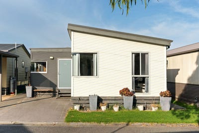 /international/au/179-131-nepean-highway-dromana-vic-151086116/