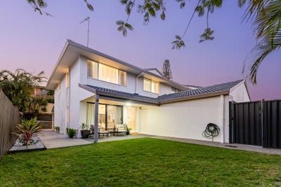 /international/au/53-469-pine-ridge-road-runaway-bay-qld-148639924/