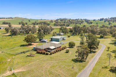 /international/au/2321-george-russell-drive-canowindra-nsw-700427140/