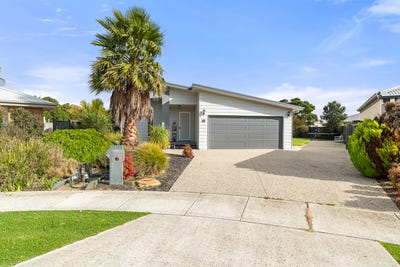 /international/au/16-pearl-court-cowes-vic-151113972/
