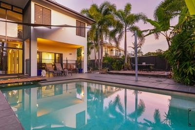 /international/au/80-harbour-drive-trinity-park-qld-148217084/