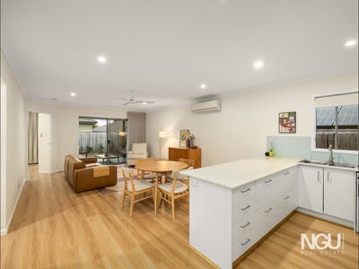 /international/au/6-tranquillity-street-springfield-lakes-qld-150980380/