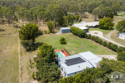 /international/au/19-barklya-court-benaraby-qld-152666692/