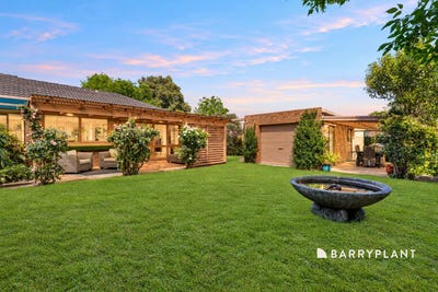 /international/au/15-earlston-square-berwick-vic-152678716/