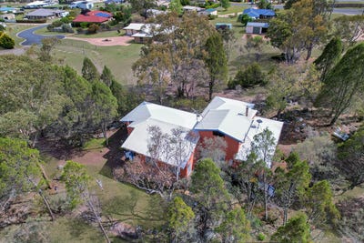/international/au/7-gla-nor-drive-stanthorpe-qld-152730068/