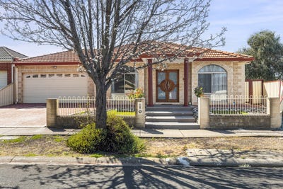 /international/au/7-howqua-way-taylors-hill-vic-152395644/