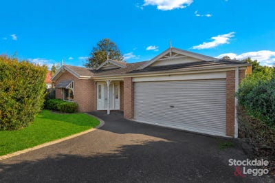 /international/au/90-huntingtower-crescent-langwarrin-vic-151191328/