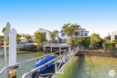 /international/au/18-saint-vincents-court-minyama-qld-151967684/