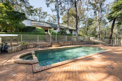 /international/au/68-kindra-avenue-karana-downs-qld-151555592/