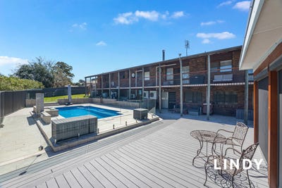 /international/au/26-lloyd-jones-drive-singleton-nsw-152181016/