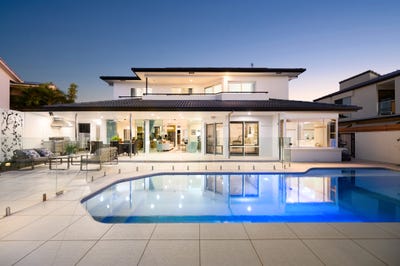/international/au/98-pebble-beach-drive-runaway-bay-qld-151432492/