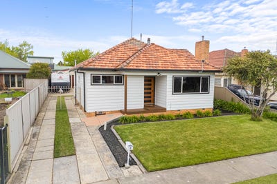 /international/au/9-fisher-street-wendouree-vic-152702656/