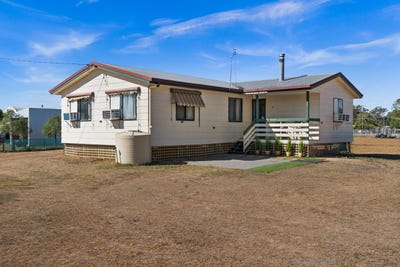 /international/au/2-peter-street-leyburn-qld-150992196/
