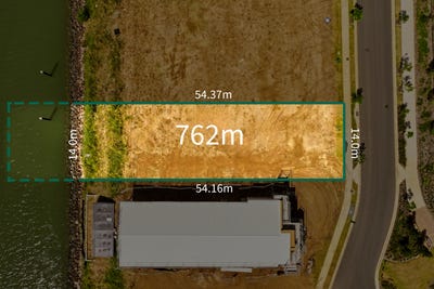 /international/au/250-coolum-parade-newport-qld-204491156/