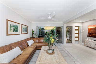 /international/au/1-nowland-avenue-cranbrook-qld-151176884/