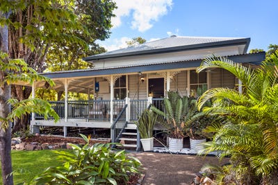/international/au/114-bundock-street-belgian-gardens-qld-150706876/