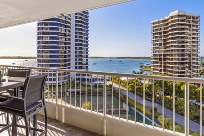 /international/au/27-21-bayview-street-runaway-bay-qld-152403052/