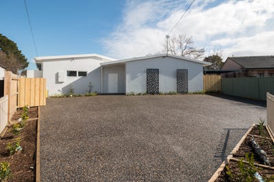 /international/au/6-maple-court-doveton-vic-505147064/