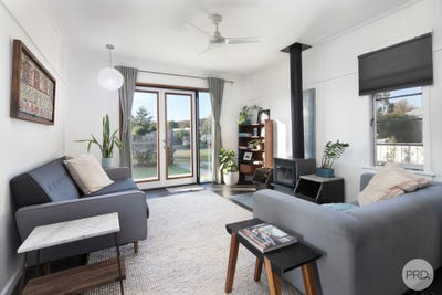 /international/au/19-cummins-street-beaufort-vic-151309528/