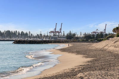 /international/au/11-bernier-rise-north-coogee-wa-148680676/?lang=de