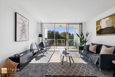 /international/au/36-41-blackall-street-barton-act-151329688/