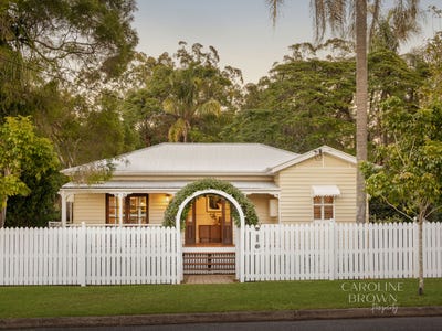/international/au/29-sixth-avenue-bardon-qld-151385248/