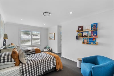 /international/au/23-foley-way-white-rock-qld-150989812/