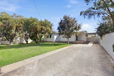/international/au/385-boston-street-moree-nsw-152447896/