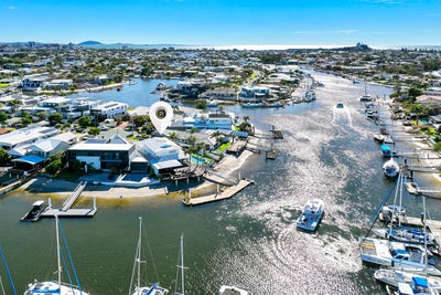 /international/au/16-myoora-court-minyama-qld-151504896/