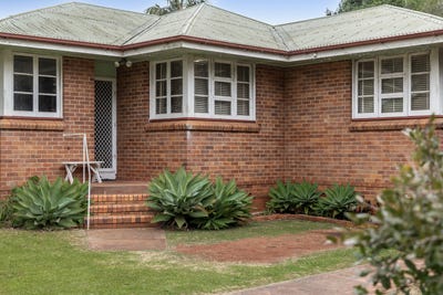 /international/au/19-norman-street-south-toowoomba-qld-148305952/