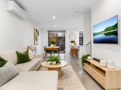 /international/au/12-mccomb-lane-cranbourne-vic-151499656/