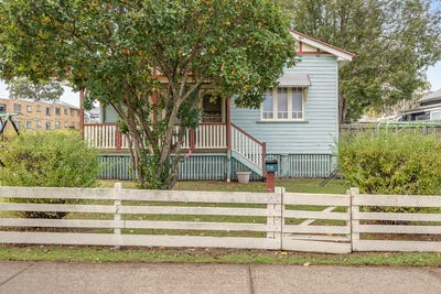 /international/au/38-raff-street-toowoomba-city-qld-151634120/?lang=de