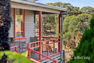 /international/au/5-mill-street-maldon-vic-150729648/