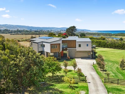 /international/au/7-costerman-terrace-marengo-vic-150440204/