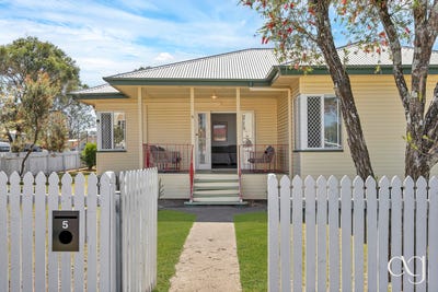 /international/au/5-matthew-street-rosewood-qld-152353720/