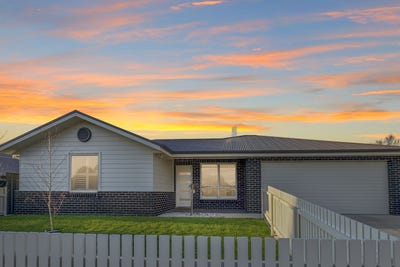 /international/au/263b-dalton-street-orange-nsw-151622248/