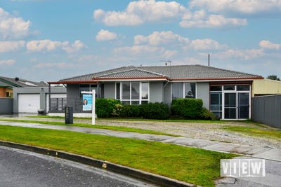 /international/au/26-greenway-avenue-devonport-tas-151560224/
