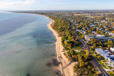 /international/au/15-kunzea-place-dunsborough-wa-204544888/