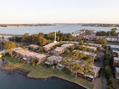 /international/au/35-1-koorooma-place-sylvania-nsw-152458420/
