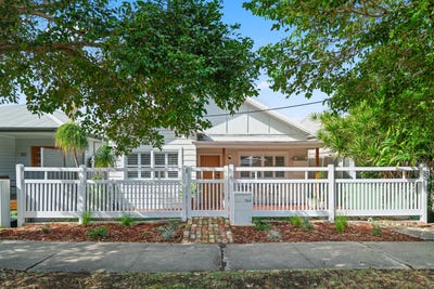 /international/au/164-douglas-street-stockton-nsw-151240880/