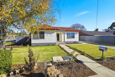 /international/au/3-roger-street-romsey-vic-151229148/