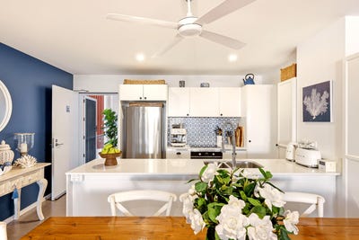 /international/au/2216-1-7-waterford-court-bundall-qld-151583524/