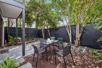 /international/au/1-4-westbury-grove-st-kilda-east-vic-152464744/
